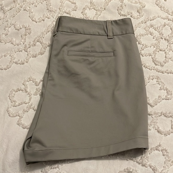 Ann Taylor Signature Gray Shorts - Picture 6 of 7